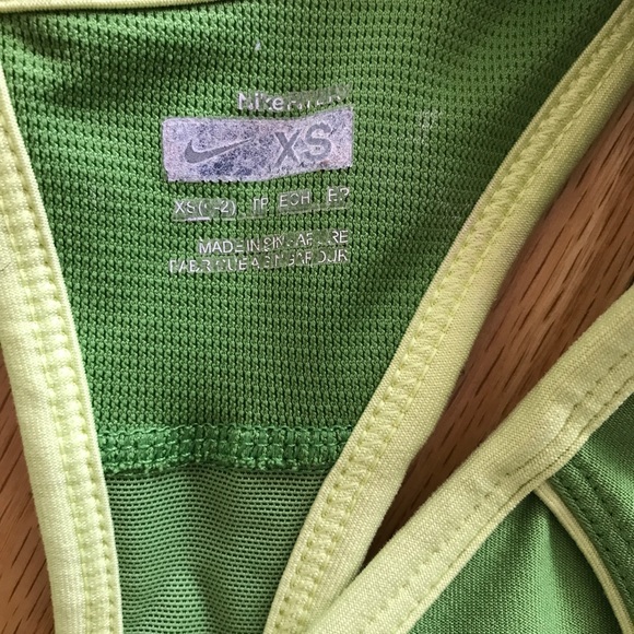 Nike workout top - Picture 3 of 4